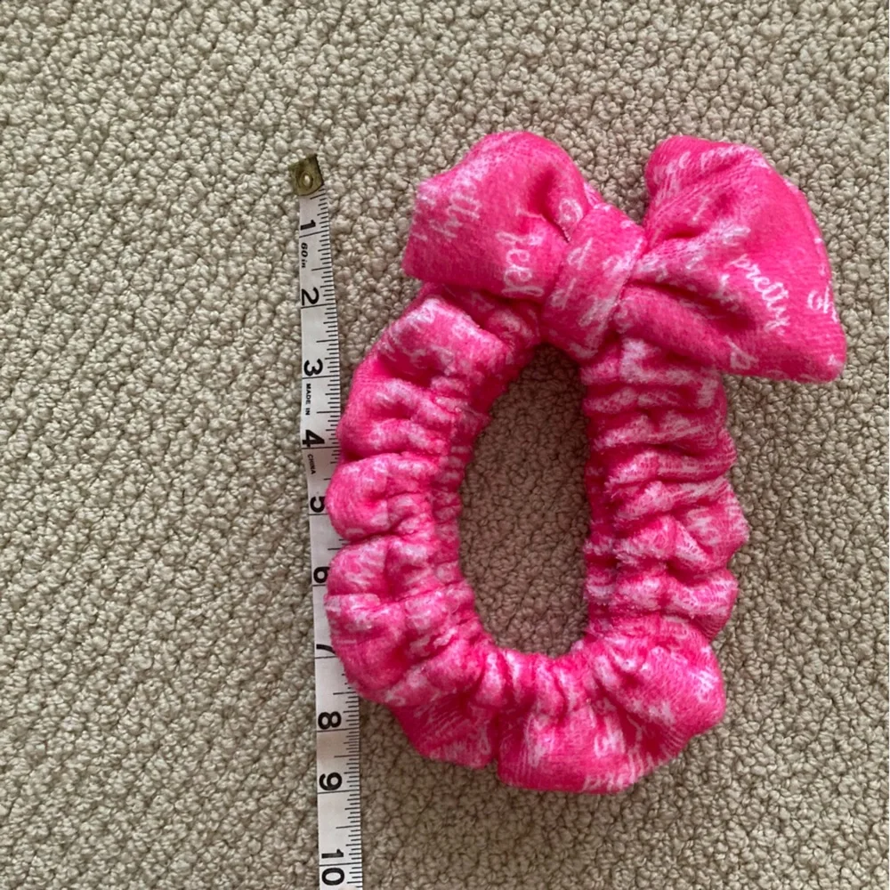 Hot Pink “I Feel Pretty” Plush Spa Headband with Bow Fluffy Stretchy Like New